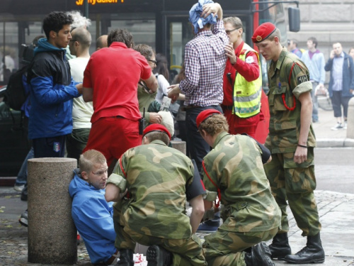 Noruega: polícia revê número de mortos em ataques