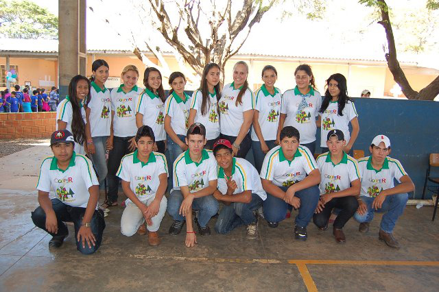 Alunos do 9º Ano da Escola Municipal Antônio Pinto da Silva participam da Cooper Jovem. Foto: Moreira Produções.