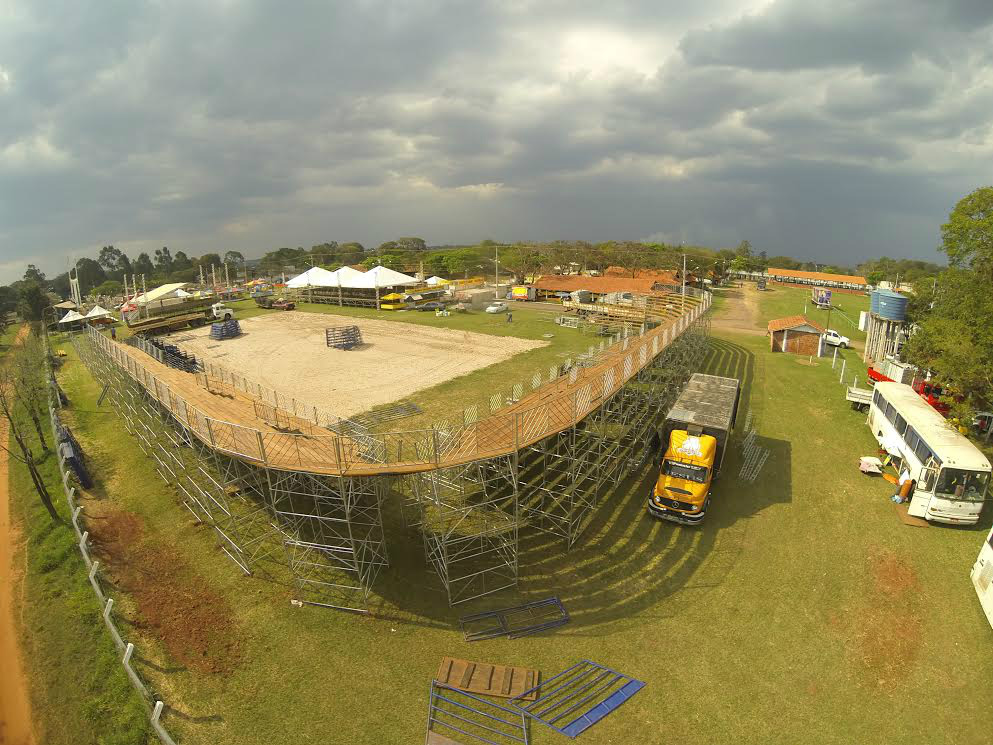 Time Lapse e drones registraram movimentos da 26ª Expobai Foto Time Lipse: Uma das fotos tiradas durante processo de captação da organização do evento, para produção de vídeo com Time Lapse.