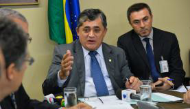Governo libera emendas de novos deputados para garantir votação do Orçamento Não votar o Orçamento põe em risco obras de infraestrutura hídrica, diz o líder do governo, José Guimarães / Valter Campanato/Agência Brasil