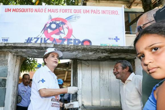 Rio de Janeiro: Dilma visita bairro com alto índice de infestação de Aedes Visita da presidenta faz parte do Dia Nacional de Mobilização contra o Aedes Aegypti