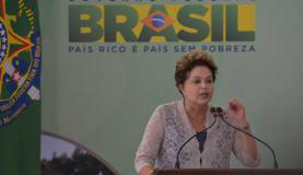 A presidenta Dilma Rousseff responde a perguntas sobre o Pronatec pelo FacebookWilson Dias/ Arquivo Agência Brasil