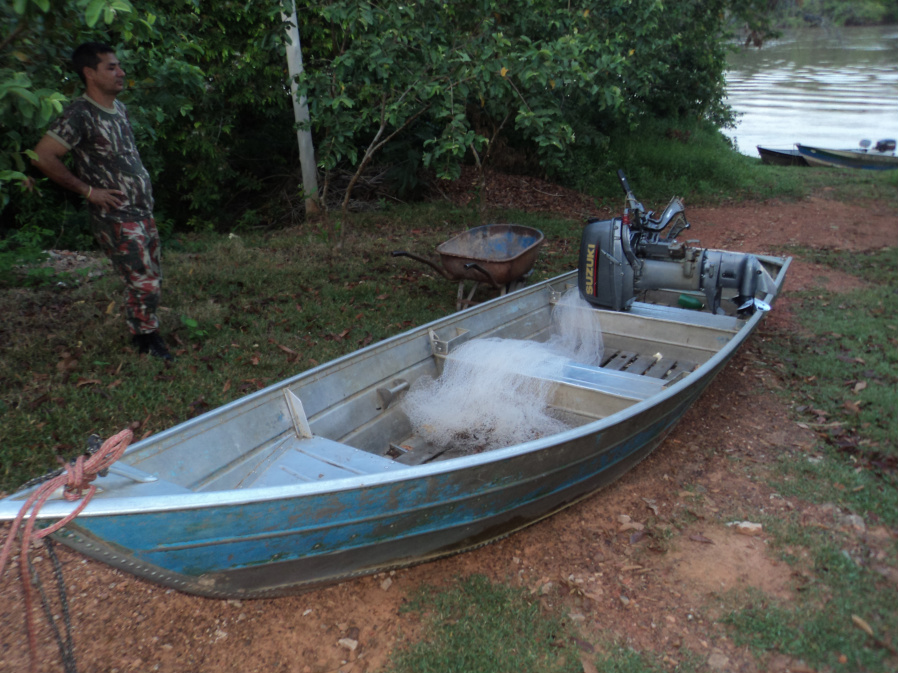 PMA prende dois homens pescando com tarrafa no rio Taquari