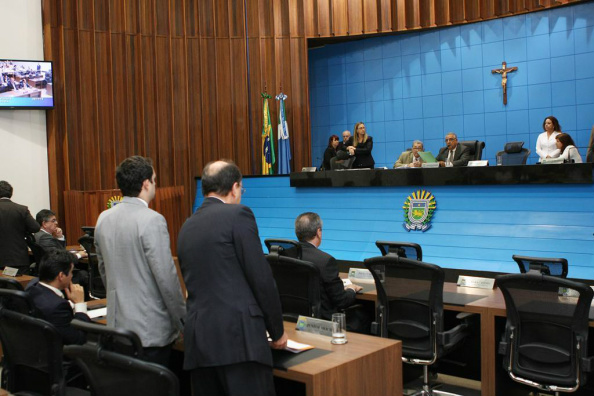 “Botão do Pânico” para defender vítima de violência é aprovado Projeto de lei do deputado Professor Rinaldo foi aprovado por unanimidade na sessão de hoje