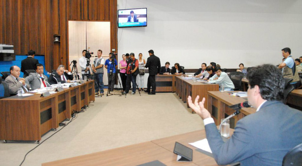 Relatório da CPI da Saúde seria entregue neta quinta-feira (28), mas foi adiado para segunda (2)