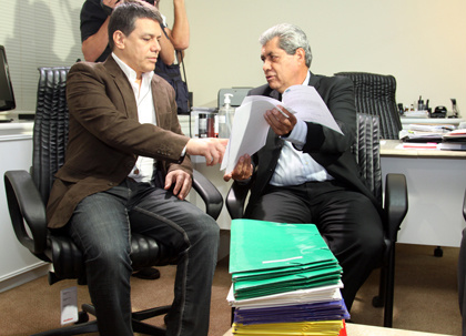Governador entrega no prazo solicitado pelo MPE informações sobre repasses aos poderes