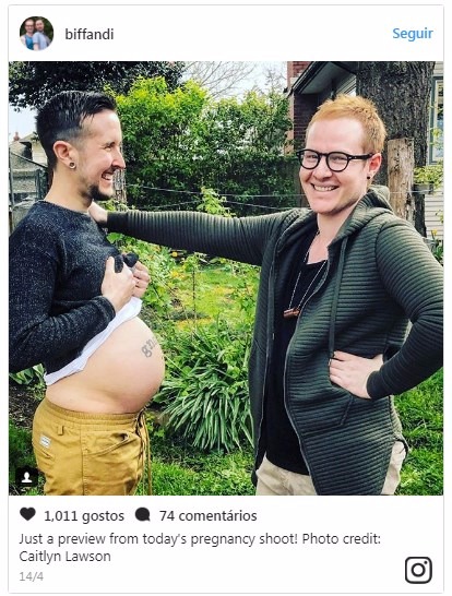 Trystan Reese (na foto com o marido Biff Chaplow) deu à luz um menino, em julho de 2017.