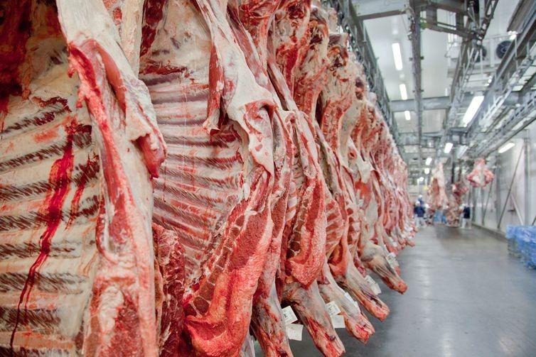 Brasil volta a exportar carne bovina para China