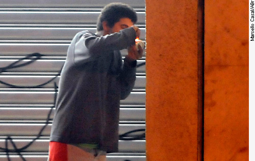 Senadores pedem integração de esforços para combate ao 'crack' Senadores pedem integração de esforços para combate ao 'crack'