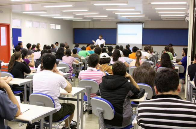 MEC corta mais 1.287 vagas em cursos superiores MEC corta mais 1.287 vagas em cursos superiores