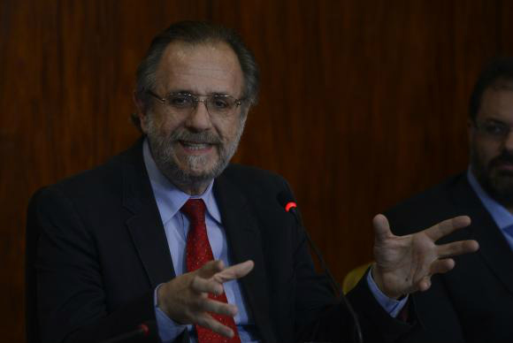 Devolução de medida provisória não compromete ajuste fiscal, diz ministro Miguel Rossetto: governo está confiante na aprovação das propostas do ajuste fiscal José Cruz/Agência Brasil