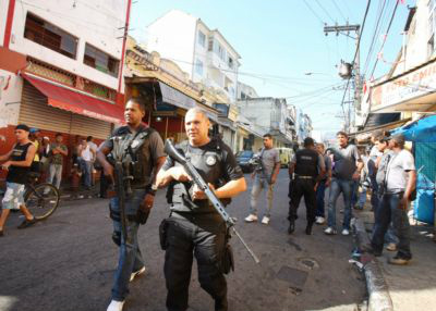 Traficante mais procurado do Rio é morto por policiais Traficante mais procurado do Rio é morto por policiais