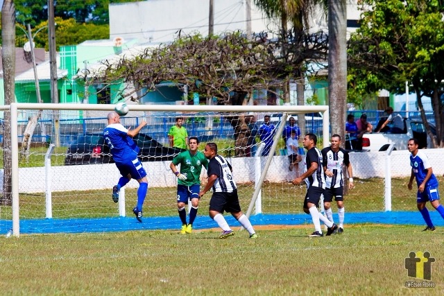 Copa Assomasul encerra a terceira fase com jogos equilibrados Maracaju (azul) enfrentou Batayporã no quarto jogo