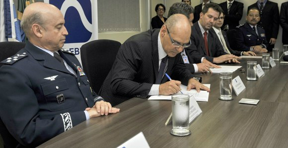 Equipamento será propriedade do governo federal e irá operar em bandas de frequência civil e militar