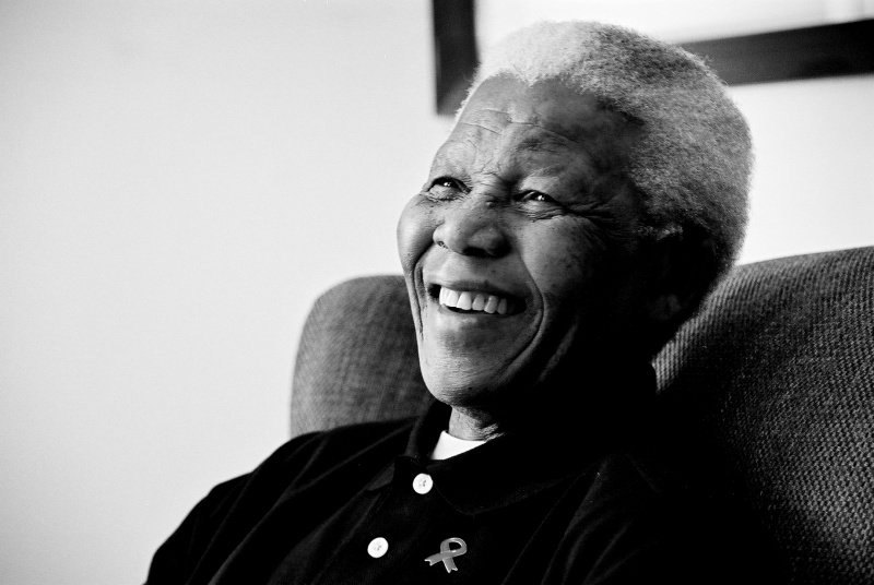 Mandela deu ao produtor independente sul-africano Anant Singh os direitos de filmagem de sua autobiografia há mais de 15 anos.