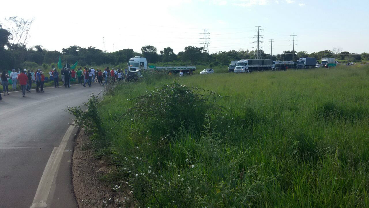 MS amanhece com rodovias interditadas contra os retrocessos do Governo Temer Foto: Divulgação