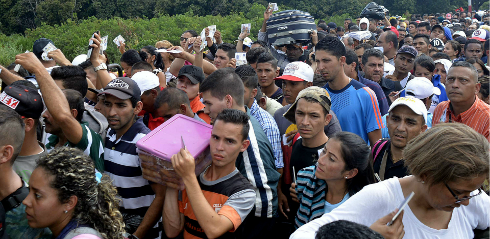 Brasil garante assistência a imigrantes venezuelanos sem prejuízo a brasileiros Venezuelanos deixam o país em busca de novas oportunidades