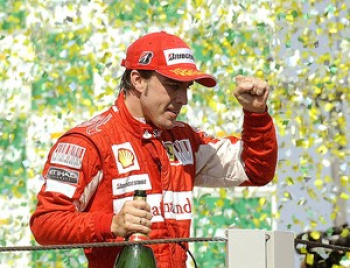 Favorito, Alonso diz que briga pelo título da F-1 ainda está equilibrada Favorito, Alonso diz que briga pelo título da F-1 ainda está equilibrada