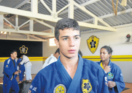 Foto: Arquivo/Álvaro RezendeFauze é um dos favoritos para ocupar vaga na equipe
