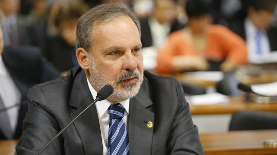 Brasil vai propor à Argentina livre comércio no setor automotivo
