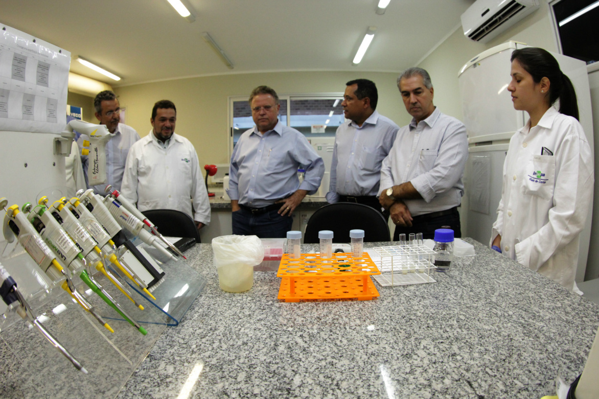 MS tem carne de excelência Técnicos da Embrapa Gado de Corte apresentaram o novo laboratório às autoridades.Foto: Divulgação