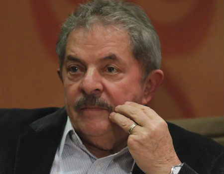 MPF entra com ação de improbidade contra Lula Ação pede a devolução de R$ 9,5 milhões para os cofres públicos