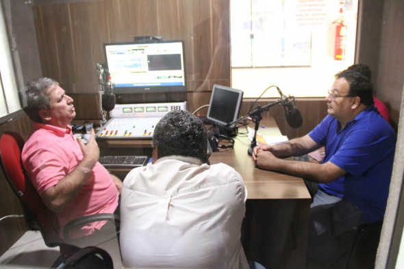 Dr. Bandeira concede entrevista para Rádio Auxiliadora A entrevista foi concedida ao programa