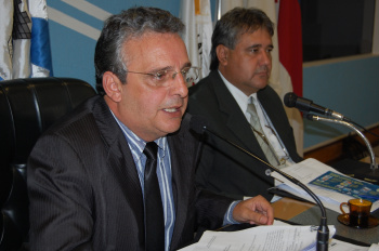 Título de Cidadão Amambaiense vai homenagear nove moradores da cidade O presidente do Legislativo Municipal, vereador Roberto Protético (PDT), nomeou comissão para estudar os curriculos dos homenageados.