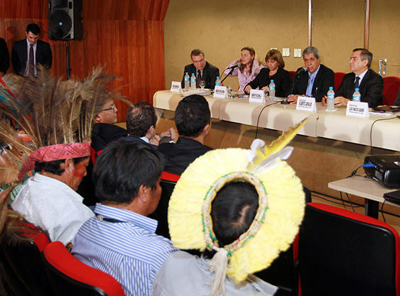 Reunião define criação de grupo para garantir solução pacífica