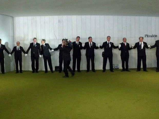 Maçons protestam contra o PT, a corrupção e o governo Dilma Rousseff no Salão Verde da Câmara (Foto: Beatriz Pataro/G1)