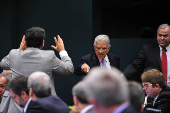 Anúncio de sub-relatorias na CPI da Petrobras provoca bate-boca Deputados discutem durante reunião para elaboração do roteiro de trabalho e deliberação de requerimentos da CPI da Petrobras / Gabriela Korossy / Câmara dos Deputados