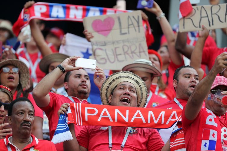 Domingo tem gol inédito e classificados definidos no Grupo G Torcida festeja primeiro gol do Panamá em Mundiais, apesar da derrota para a Inglaterra (Lucy Nicholson/Reuters/Direitos reservados)