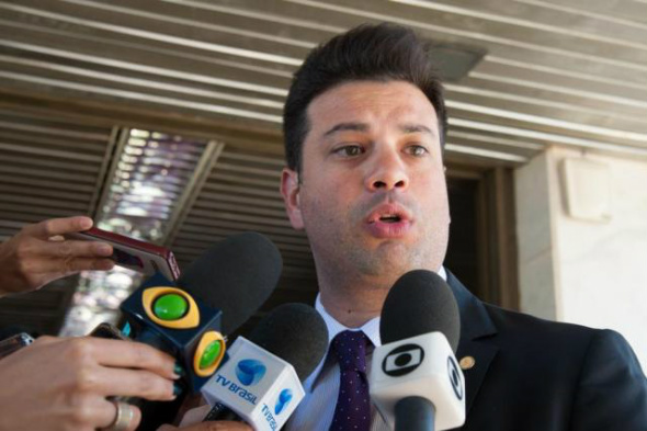 Leonardo Picciani é reconduzido à liderança da bancada do PMDB Picciani derrotou Hugo Motta (PB) com a votação de 37 a 30 votosFoto: Digulgaçãop