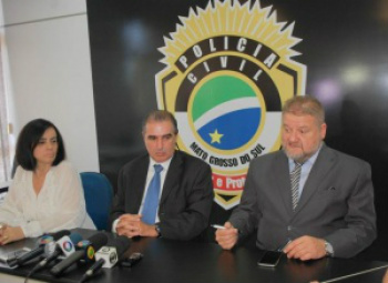 Delegado fala como foi feito o esquema para prender o traficante Foto: Simão Nogueira 