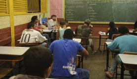 Diminui diferença entre jovens ricos e pobres que concluem o ensino médio Diminui diferença entre jovens ricos e pobres que concluem o ensino médio