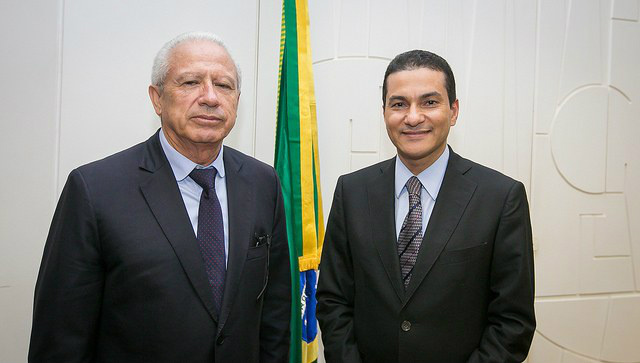 Acordo entre Brasil e Peru facilitará exportações Em fevereiro, o ministro Marcos Pereira e o embaixador do Peru, Vicente Rojas, discutiram possíveis acordos comerciaisFoto: Divulgação