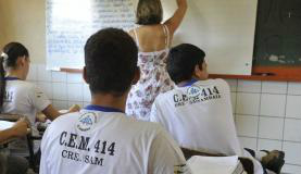 Diminui diferença entre jovens ricos e pobres que concluem o ensino médio A meta do Todos Pela Educação é que 90% dos jovens de até 19 anos concluam o ensino médio até 2022