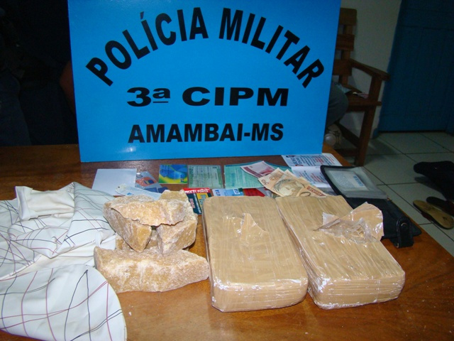 Goianos são presos em Amambai com 3 kg de crack