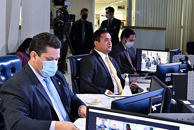 Senadores durante sessão se votação remota nesta terça-feira (23) / Foto: Waldemir Barreto/Agência Senado