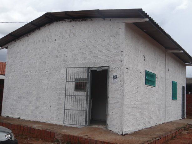 Sede da Associação Mãos que Produzem Arte é reinaugurada em Amambai Sede da associação no conjunto habitacional Pôr do Sol / Foto: Moreira Produções