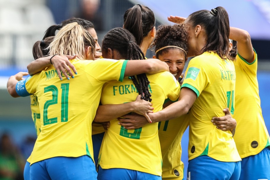 Seleção Brasileira Feminina enfrenta a Itália pela Copa do Mundo Seleção Brasileira Feminina enfrenta a Itália pela Copa do Mundo