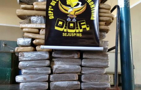 DOF apreende maconha em fundo falso de veículo abordado na BR-163