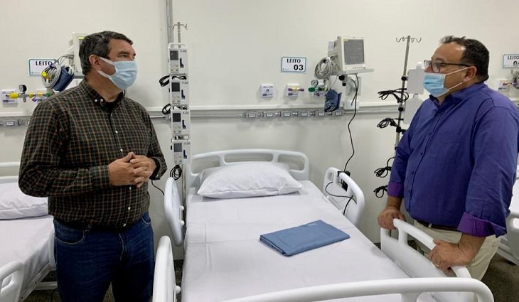 Em Amambai, Riedel anuncia novos insvestimentos para o Hospital Regional Em Amambai, Riedel e a diretora-presidente da AGEHAB, Maria do Carmo Avesani Lopez, fizeram ainda a entrega de Termo de Autorização de Baixa de Hipoteca e liberação da caução a 48 mutuários.