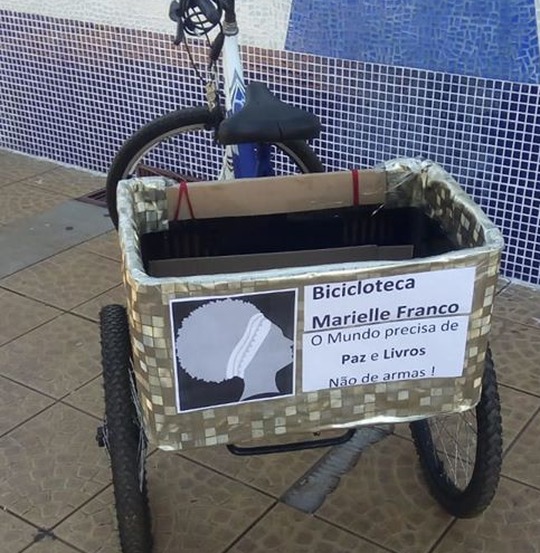 Bicicloteca Marielle Franco leva livros aos quatro cantos de Amambai Bicicloteca Marielle Franco / Foto: Arquivo Pessoal Almir.