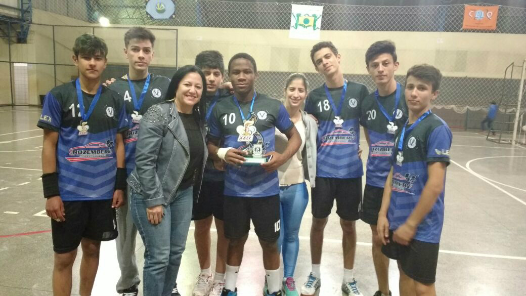 Equipe da escola Vespasiano Martins, que foi campeã do vôlei masculino / Foto: Divulgação