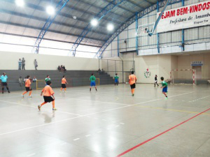 Jogos Intercolegiais definem campeões do basquete, handebol e voleibol