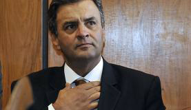 Aécio promete simplificação de impostos e retomada do crescimento brasileiro
