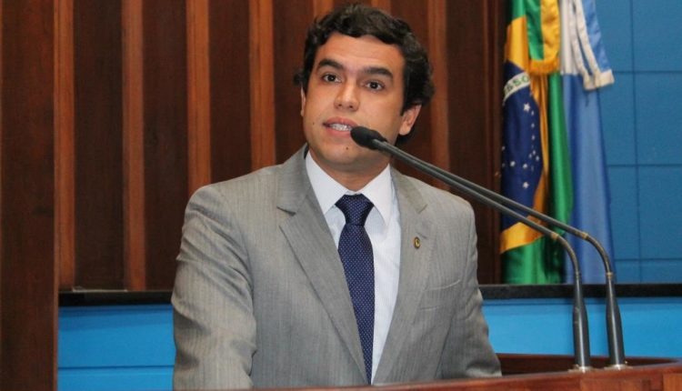 Pivô de crise entre PSD e PSDB, Beto Pereira se cala sobre distanciamento Deputado estadual Beto Pereira (PSDB)