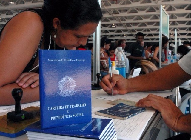 Micro e pequenos negócios criam 327 mil vagas em 2017 Brasil vem recuperando o mercado de trabalho