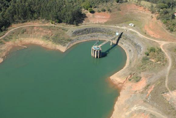 Limite para a retirada de água do Cantareira busca garantir que não haja prejuízo às vazões para a Bacia Hidrográfica dos rios Piracicaba, Capivari e Jundiaí / Divulgação Sabesp